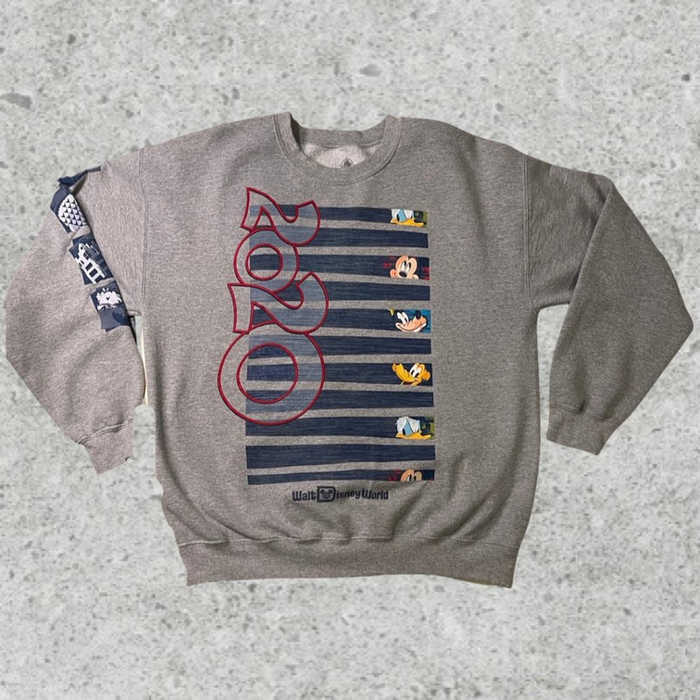 Walt Disney World Merchandise Fab 5 Crewneck Sweatshirt 2020 Size Large